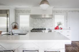 Cambria Quartz Countertops In White Cliff Complimented By A Backsplash Of Herringbone Pattern In Polished C In 2020 Modern Kitchen Design Countertops Quartz Backsplash