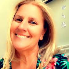 Are there any garage sales in the Holly, MI area today?