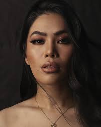 My client said that she is awkward in pictures and I couldn't disagree  more. I love having Melissa and her daughter Smith at the studio last week.  Thank you for trusting me