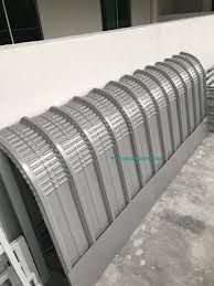 Tuan rumah pun pelik la apsal takde grill untuk pintu depan sebab itu yang paling penting tu. Pasang Grill Dan Bird Cage Rumah Baru Coretan Murni Alysa