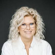 Tammy Huntley's Instagram, Twitter & Facebook