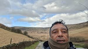 Although most of us spend our days online, it's always important to unplug  and step outside for a little sunshine and fresh air. #tinsletales  #peakdistrict #nature #darkpeak #highpeak #derbyshire