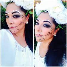 Dia De Los Muertos Face Makeup Done Very Light And Feminine Flower Headband Made From Artificial Flowers Diy Flower Crown Dia De Los Muertos Flower Headband