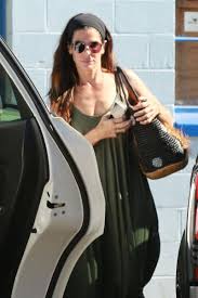 No Bra, No Problem! Sandra EXPOSES Her Top In Broad Daylight