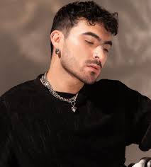 DENNIS ARANA FAN CLUB OFICIAl💧 (@dennisfanclub.oficial) • Instagram photos  and videos