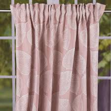 Gerade wegen des neutralen erscheinungsbildes der farbe lässt sich der weiße vorhangschal völlig problemlos. Schal Vorhang Fertiggardine Jacquard Mit Schlaufenband Blatter Rosa 142x245cm Meine Stoffe De Stoffe Meterwaren Nahzubehor Kaufen