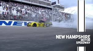 The burnouts from the top 16 drivers on the las vegas strip. Flags Out For Brad Keselowski S Burnout Nascar En Espanol