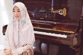 Ia merasa sudah tak ada keharmonisan dalam rumah tangganya. Larissa Chou 5 Tahun Sudah Perjalanan Ini Dampingi Pria Dari Usianya 17 Tahun