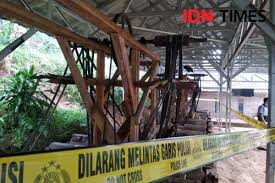 Definisi kimia bahan berbahaya atau disebut juga sebagai bahan kimia berbahaya, adalah bahan kimia yang bersifat berbahaya. Sianida Dan Merkuri Zat Kimia Berbahaya Yang Dipakai Para Gurandil