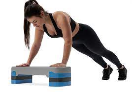 Jeden mittwoch um 11:30 uhr und jeden freitag um 16:30 uhr heizt nelli den kursraum mit step aerobic ein!! Hop Sport Steppbrett Fur Zuhause Kaufland De
