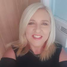 Lisa Waterfield (@scubachick1975)