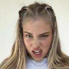 Sandra Carlsen's Instagram, Twitter & Facebook