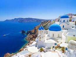 Santorini ligt ten noorden van kreta, ten zuiden van naxos en paros, en bestaat uit drie eilanden, thira, thirasia en aspronisi. Vakantie Santorini Boeken Zonvakantie Sunweb