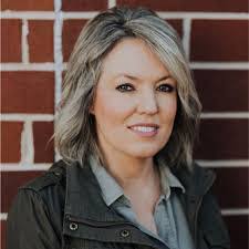 Krista Perrin's Instagram, Twitter & Facebook