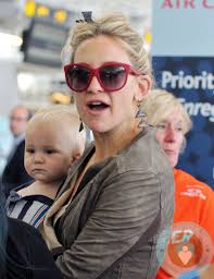 Learn five important facts about the hot musician kate's dating! Kate Hudson And Son Bingham Arrive At The Toronto Airport