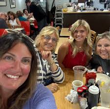 How amazing does Jen look!! "I'm loving this dress! Pockets!!! And it's not  black!! 💕💕 I'm here today with the fabulous and adorable McKenna! Come  visit us! Looking for a unique Mother's