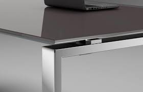 Le bureau design en verre et plateau céramique acier détroit est livré gratuitement jusqu'à votre pas de porte dans un délai de 10 à 15 jours. Bureau En Verre Arc Cristal
