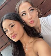 Jesse Devlin's Instagram, Twitter & Facebook