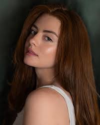 𝖈𝖔𝖚𝖗𝖙𝖓𝖊𝖞 𝖉'𝖆𝖓𝖌𝖊𝖑𝖔