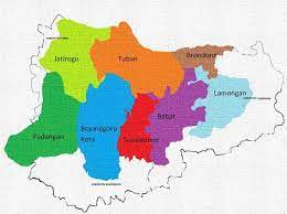 Kabupaten ini berbatasan dengan kabupaten tuban di utara, kabupaten lamongan di timur, kabupaten nganjuk, kabupaten madiun, dan kabupaten ngawi di selatan, serta kabupaten blora (jawa tengah) di barat. 2