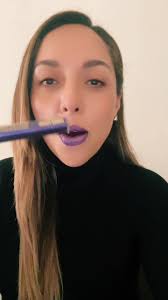 #Powerstay labial liquito efecto matte glitter @Avon México Violet volt  #ponmeaprueba💜