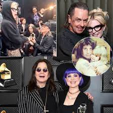 She said yes — while the world said goodbye.🤩 As Ozzy Osbourne took his  final bow under the roar of 80,000 fans, his daughter Kelly stood just  offstage, wiping away tears… not