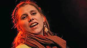 Sara Navarro, entre art contemporain et musique