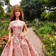 With barbie, you can be anything. 6 Langkah Cara Membuat Baju Barbie Dengan Mudah