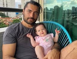 Leonardo pede dinheiro para liberar dulce maria mais eu acho que os policiais iram inganar o leonardo mais informaçõs entrar sites de resumo. Carlo Porto Instagram