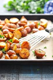 Crispy Seasoned Oven Roasted Potatoes Recipe Oven Roasted Potatoes Red Potato Recipes Roasted Potatoes