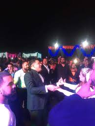 لكن جمهور رانيا لم يقتنع بفكرة أنها تعرضت لإصابة، ويرى أنها خضعت لعملية تجميل أثناء سفرها في الخارج وكانت أغلب التعليقات تسألها هي عملية تجميل أم إصابة. Ø­Ø³Ù† Ø´Ø§ÙƒÙˆØ´ ÙˆÙ…Ø­Ù…ÙˆØ¯ Ø§Ù„Ù„ÙŠØ«ÙŠ ÙŠØ­ÙŠÙŠØ§Ù† Ø­ÙÙ„ Ø²ÙØ§Ù Ø­Ù…Ùˆ Ø¨ÙŠÙƒØ§ Et Ø¨Ø§Ù„Ø¹Ø±Ø¨ÙŠ