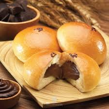 Beraneka jenis roti dan kue dari holland. Holland Bakery