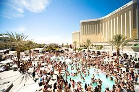 Daylight Beach Club At Mandalay Bay Event Calendar Daylight Beach Club Vegas Pool Party Mandalay Bay Vegas