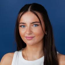 Laura Wainwright's Instagram, Twitter & Facebook