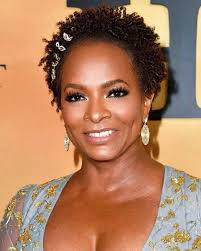 Stepping into #march #mybirthdaymonth with #goodenergy & #greatexpectations  #piscesrule March 20th #godwilling here I come!!!!