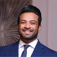 Thank you Hatem Dowidar for sharing with 400 Chief Sustainability Officers  and leaders from the Gulf, e&'s sustainability journey, how AI is  optimising our networks and operations and for inspiring…