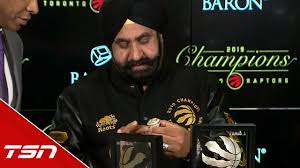 Toronto raptors 'superfan' nav bhatia reacts to a raptors basket. Nav Bhatia Raptors Superfan Reflects On Hall Of Fame Recognition Raptors Season Nba Com Canada The Official Site Of The Nba