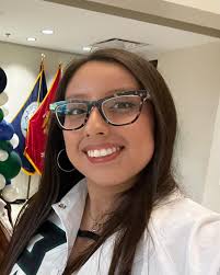 Congratulations to our phenomenal Fatima Tovar for receiving her Class  Ring!!! 💍🐾👑 We are so proud of all the hard work you have done to  receive your ring!!! 💚🕊️💙