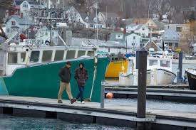 В главных ролях — кейси аффлек и лукас хеджес. Manchester By The Sea Filming Location And Set Designs Architectural Digest