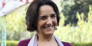 Ângela Pinto mostra novo visual: "Carecada"