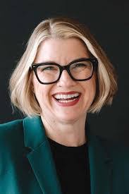 Tara Salinas's Instagram, Twitter & Facebook