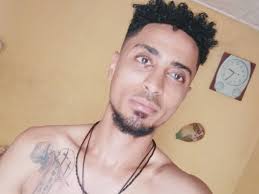 ሀብታም መሆን በጣም ከባድ ነው! እሺ ይሁን ደሀ መሆንስ ቀላል ነው እንዴ! ለሁለት ሠዓት ያህል ታክሲ ሳይኖር ዝናብ  እየዘነበብህ መሰለፍ ቀላል ነው ጓደኛህ ምግብ እየበላ አንተም መብላት አምሮሀል ርቦሀል ግን ስቴድ ከበላክ