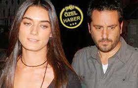 İddiaya göre can tursan, arkadaşlık sitelerinin birçoğuna üye oldu. Hande Subasi Esi Can Tursan Ile Baristi Mi