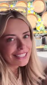 Sidney Ohne Hose Mit Corinna Kopf