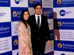 Mukesh Ambani and family beat Bollywood to become India's most trending  power couples | Business Insider India