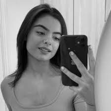 Nicole Crook's Instagram, Twitter & Facebook