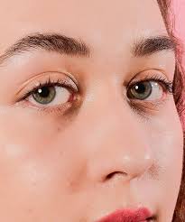 Should You Use Eyelash Growth Serum With Prostaglandin?