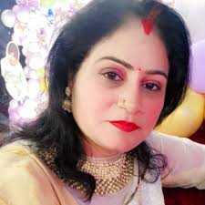 Guess this smiling superstar! #GuessTheLegend #ChildhoodStar #ThrowbackTime  #BollywoodKid #FlashbackFriday #LaughingColours