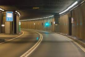 In the summer months there is a lot of traffic in the gotthard road tunnel and so there are often traffic jams. Gotthard Strassentunnel Wikipedia
