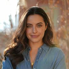 Jessie Goldsmith's Instagram, Twitter & Facebook